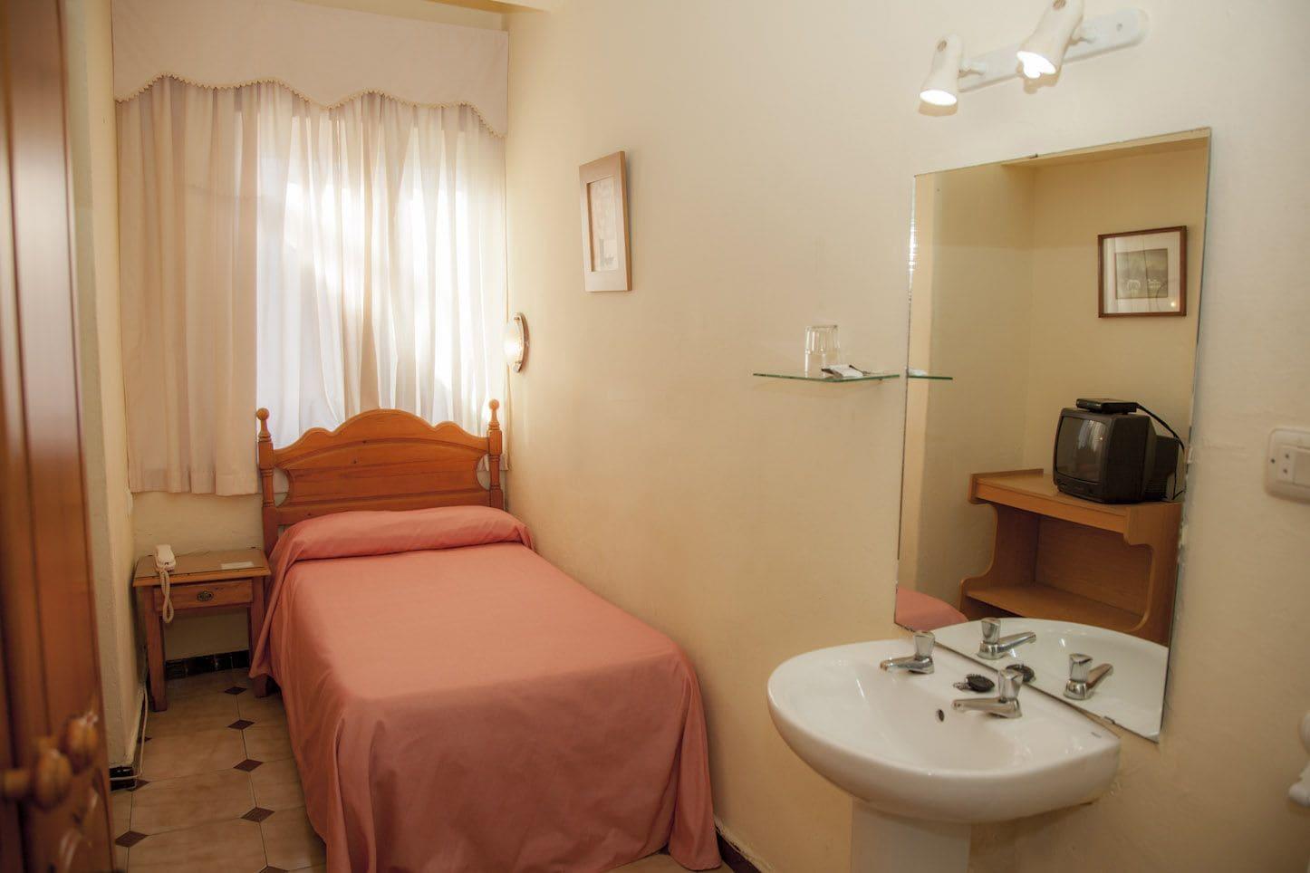 Hostal Paris La Línea de la Concepción Dış mekan fotoğraf