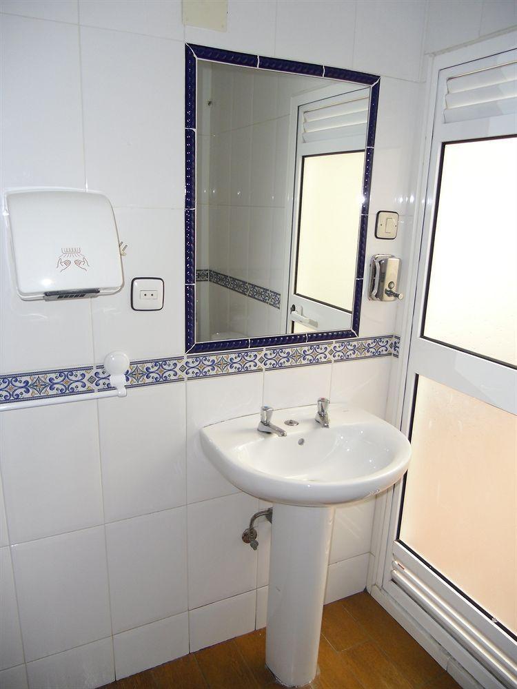 Hostal Paris La Línea de la Concepción Dış mekan fotoğraf